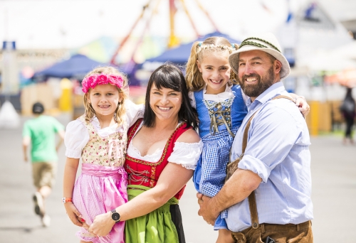 Schnucki Dirndl & Lederhosen