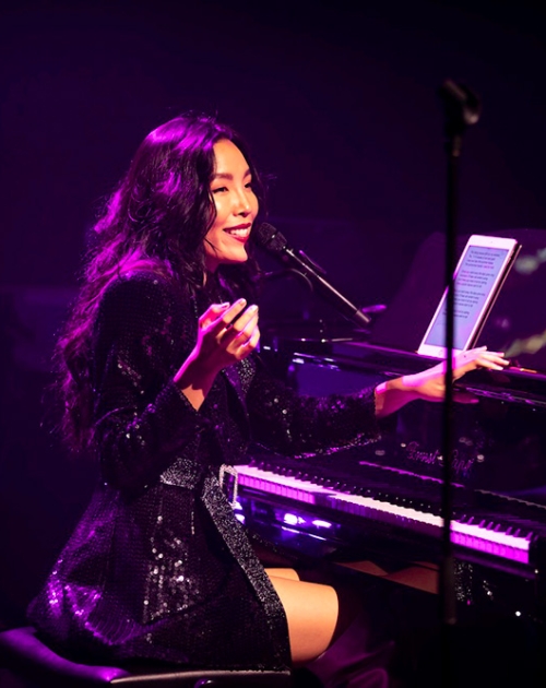 Dami Im performing live 