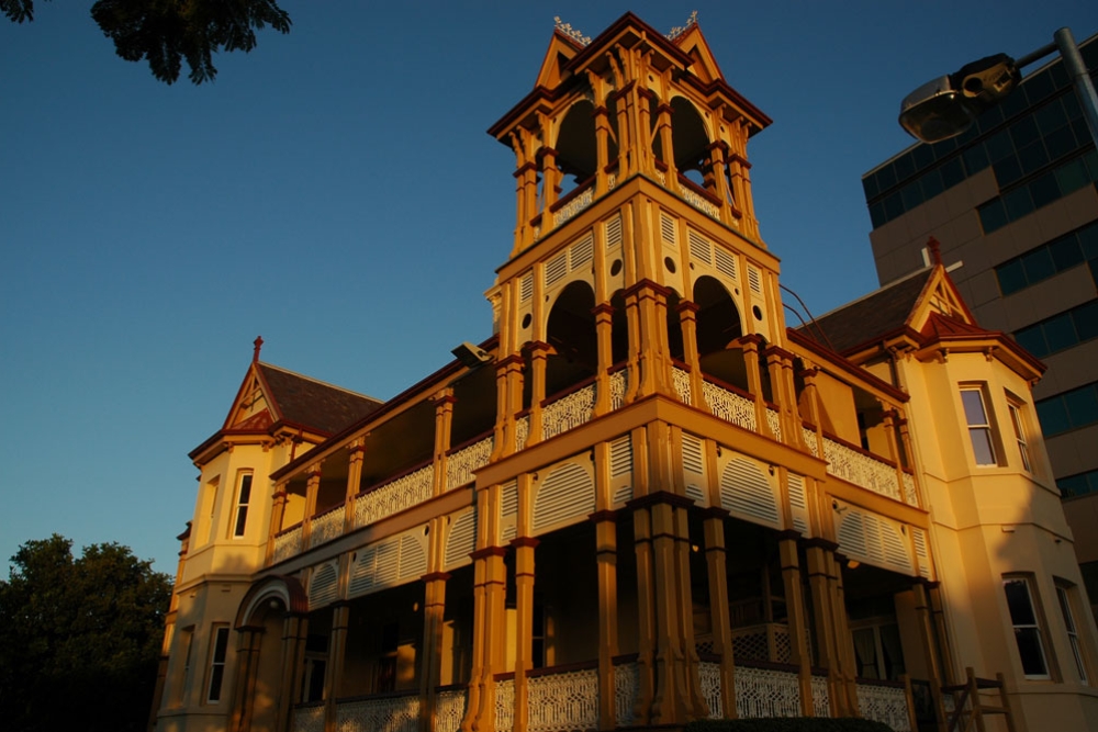 Moorlands house at sunrise in Auchenflower