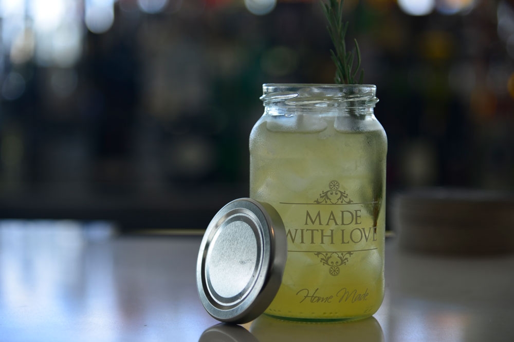 Cocktsail in a jar in Blackbird Bar & Restaurant