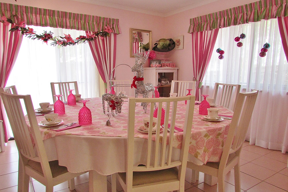 Table setting inside tea house
