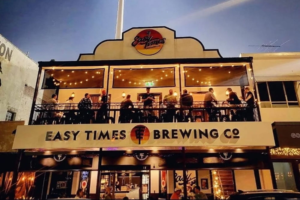 Facade of Easy Times Brewing 