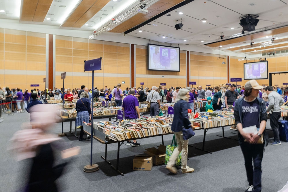 Customers at UQ Alumni Book Fair