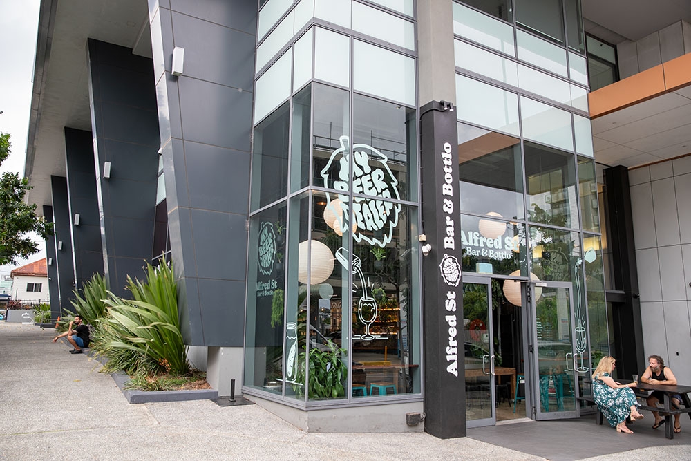 Exterior of Alfred St Bar & Bottlo