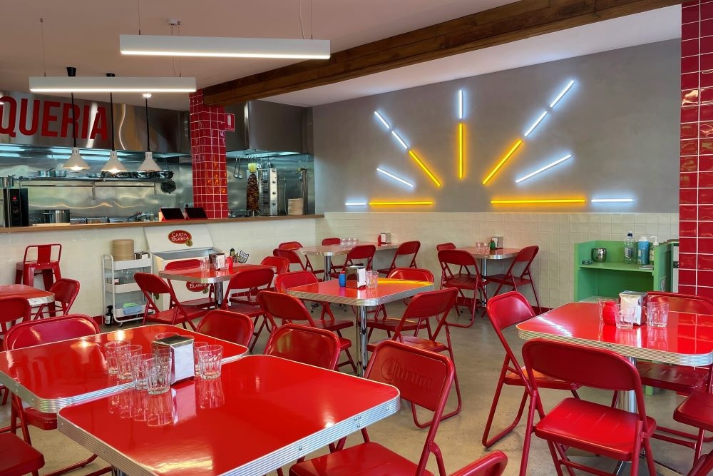 Tables and chairs Cartel Del Taco, Hawthorne 