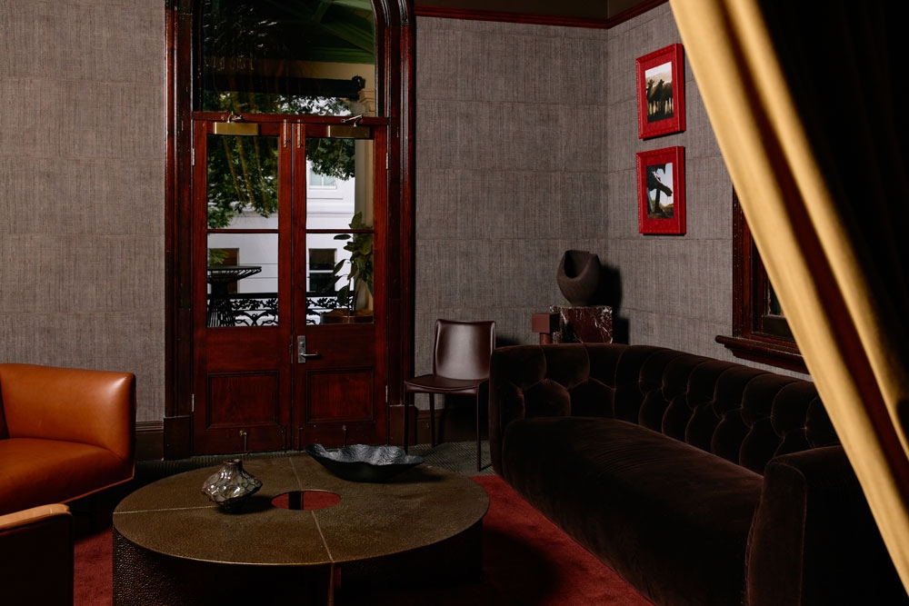 King-River-Room-Lounge-Space