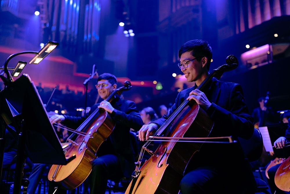 Cello players
