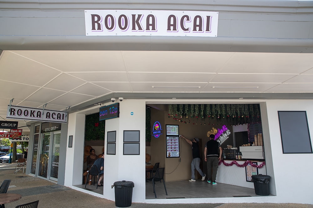 Outside of Rooka Açai