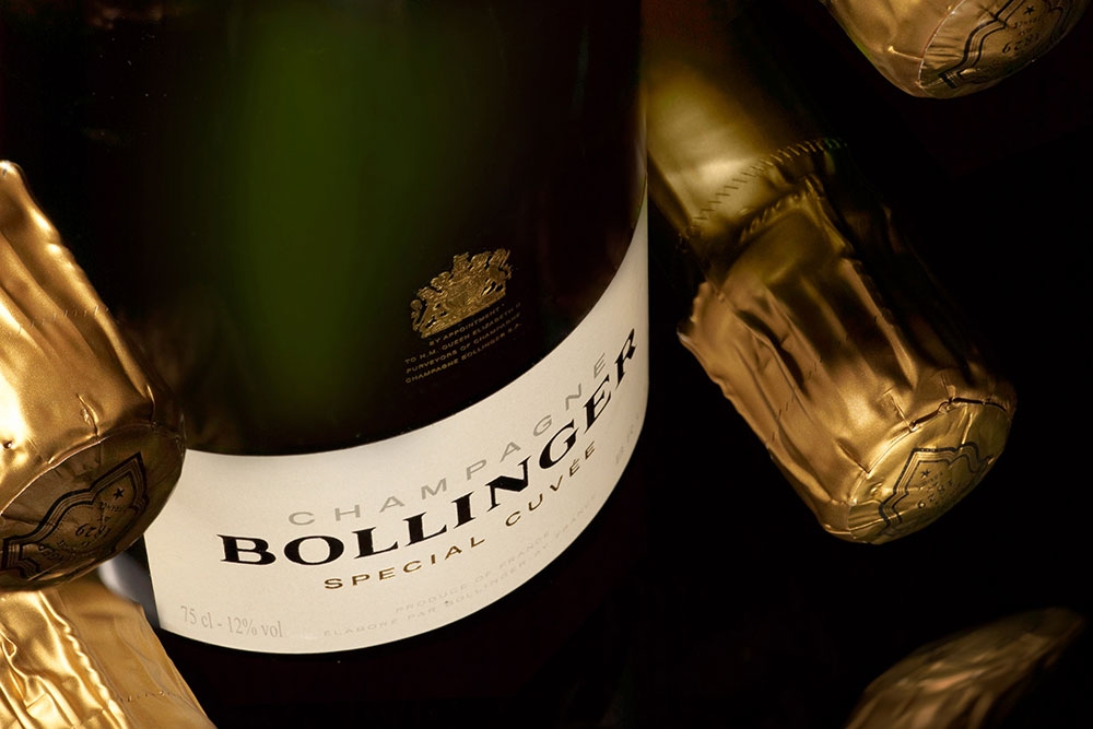 Клуб шампанского. Bollinger шампанское. Шампанское Джеймса Бонда. Bolinger любимое шампанское Джеймса Бонда.