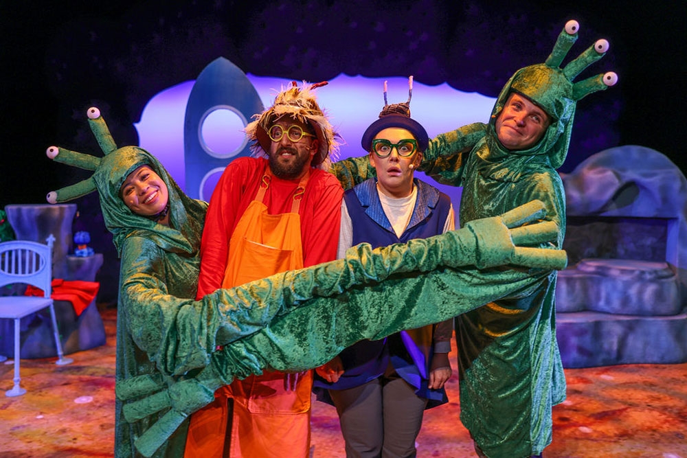 Chaya-Ocampo-Tom-Matthews-Emma-Kew-and-Tom-Dawson-in-The-Smeds-and-the-Smoos