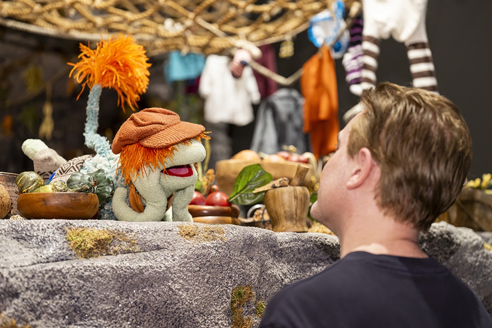 Morning Art Riser Tour – Make, Believe, Magic: The Worlds Of The Jim ...