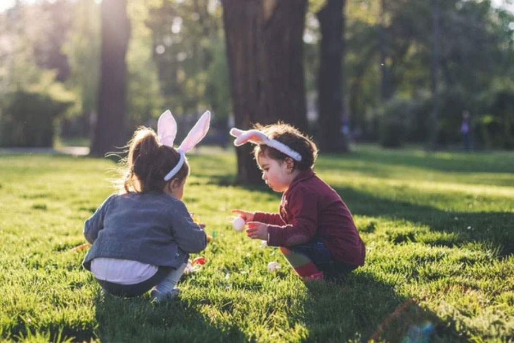 Kids with bunny ears at Sirromet