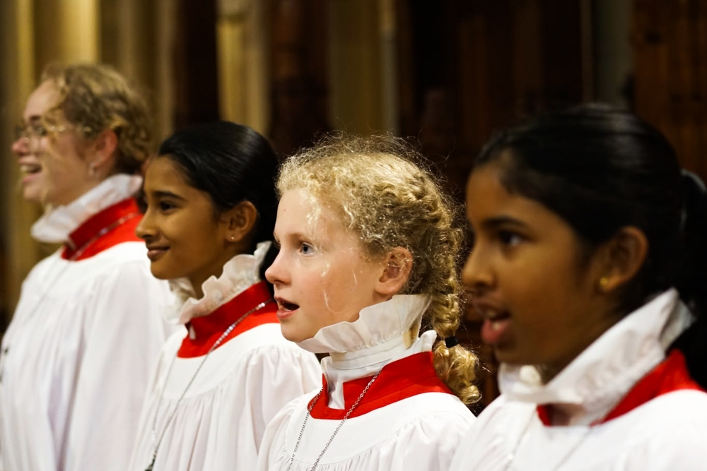 children singing in a choir 