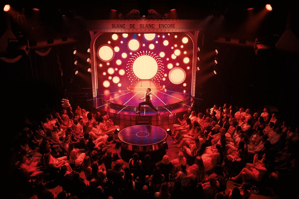 Stage at Blanc de Blanc Encore