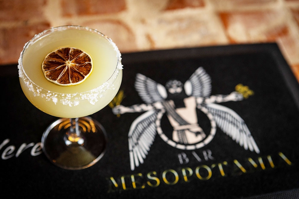 Glass of Mesopotamia Spritz (limoncello, prosecco & soda water at Bar Mesopotamia Milton