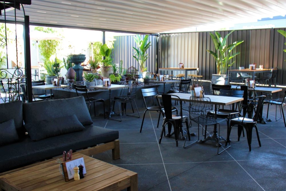 Bluenose Betty Bar & Kitchen 