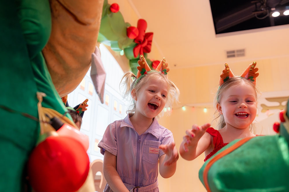 kids laughing at Bluey's World