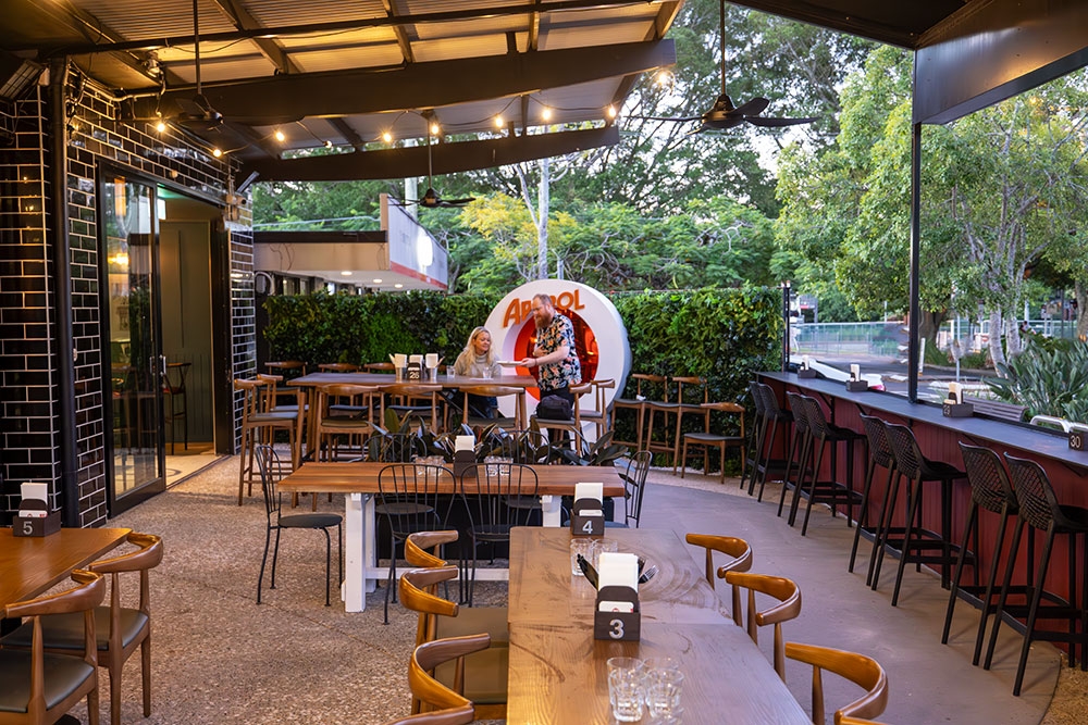 Tables outside BoscoNero Mitchelton