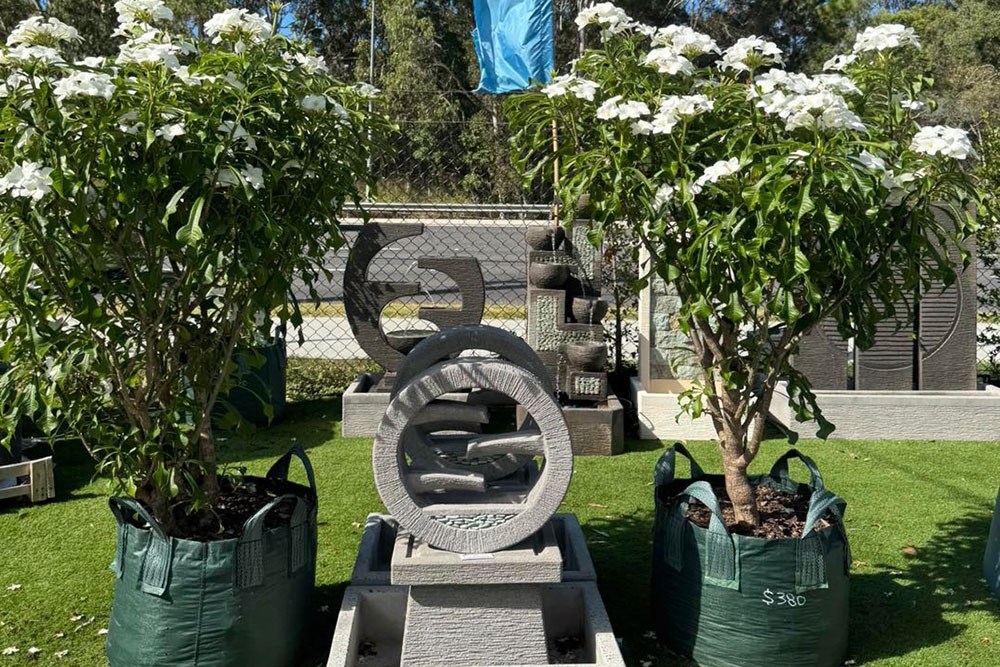 Garden features at Bush House 