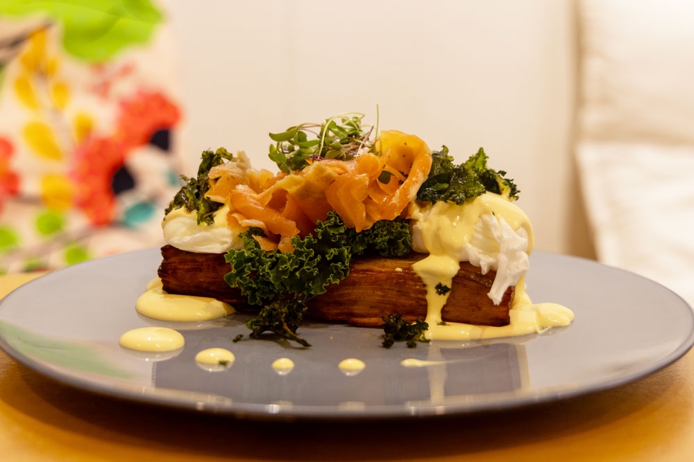 Eggs Benedict, C'sis Espresso Bowen Hills 