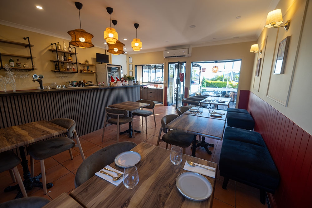 Interior dining room at Chaan Thai Restaurant 