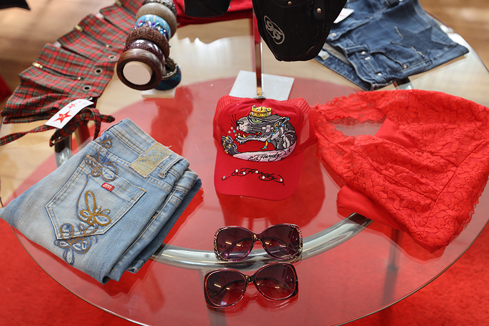 Accessories display