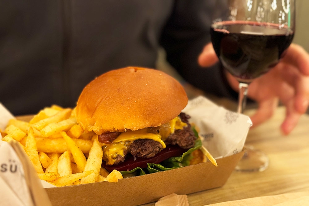 Burger & red wine at Dayboro Sugar Mill, Dayboro, Moreton Bay region, Queensland, The Mill, beers and burgers, live entertainment, cocktails, country day trips, close to Samford