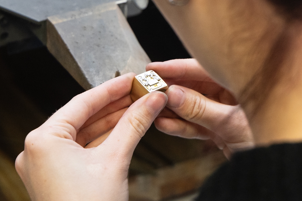 A woman making a ring, Diamondport Jewellers Brisbane City
