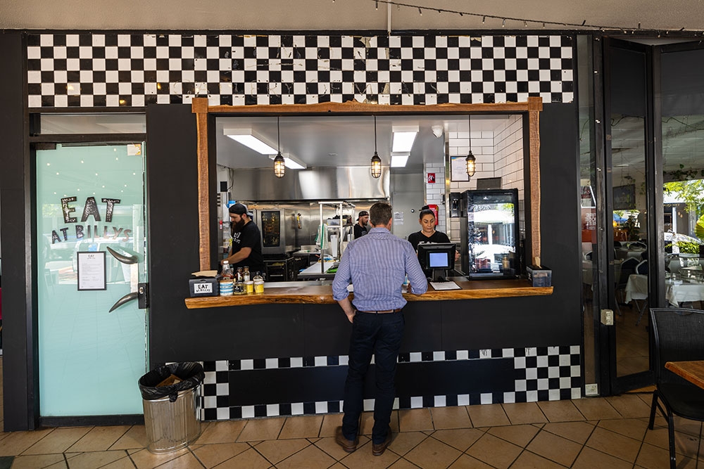 Facade of eat at Billy's