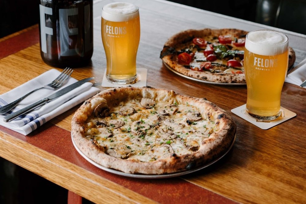 Felons Brewing Co microbrewery pizzas` beers