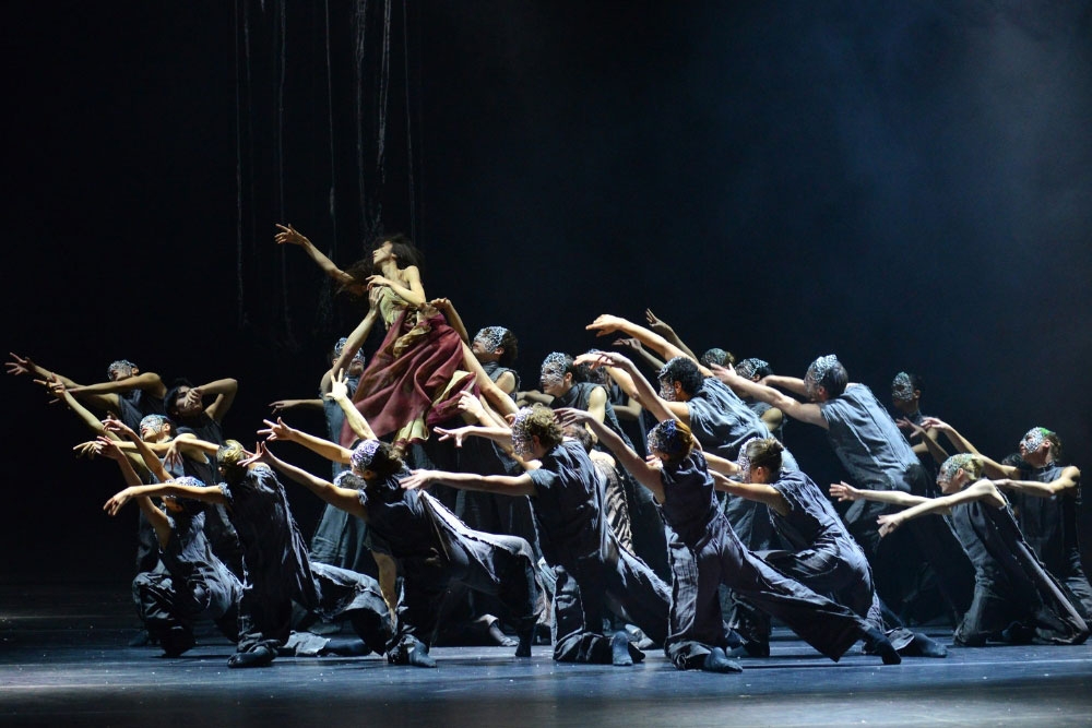 Dancers on stage Hamlet