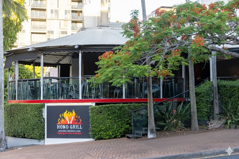 View of Hono Grill from road