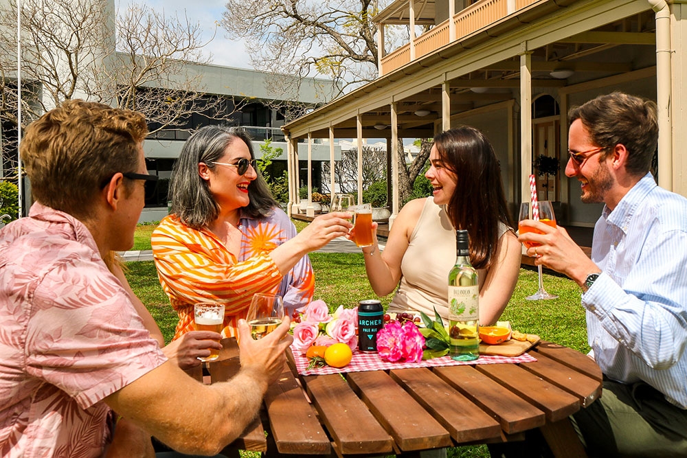 People dining al fresco at Milton House
