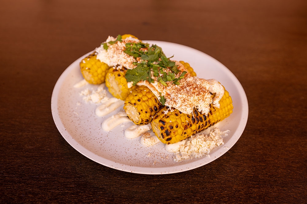 corn cobs on plate