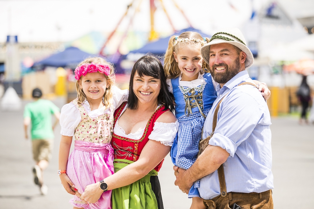 Schnucki Dirndl & Lederhosen