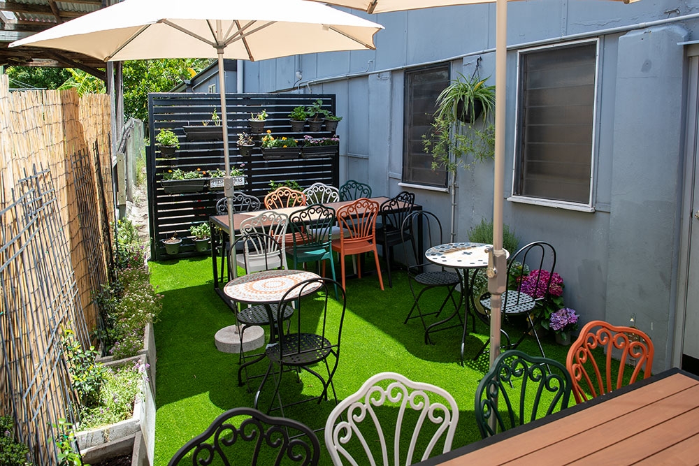 Courtyard seating at NOS Bakehouse Dutton Park