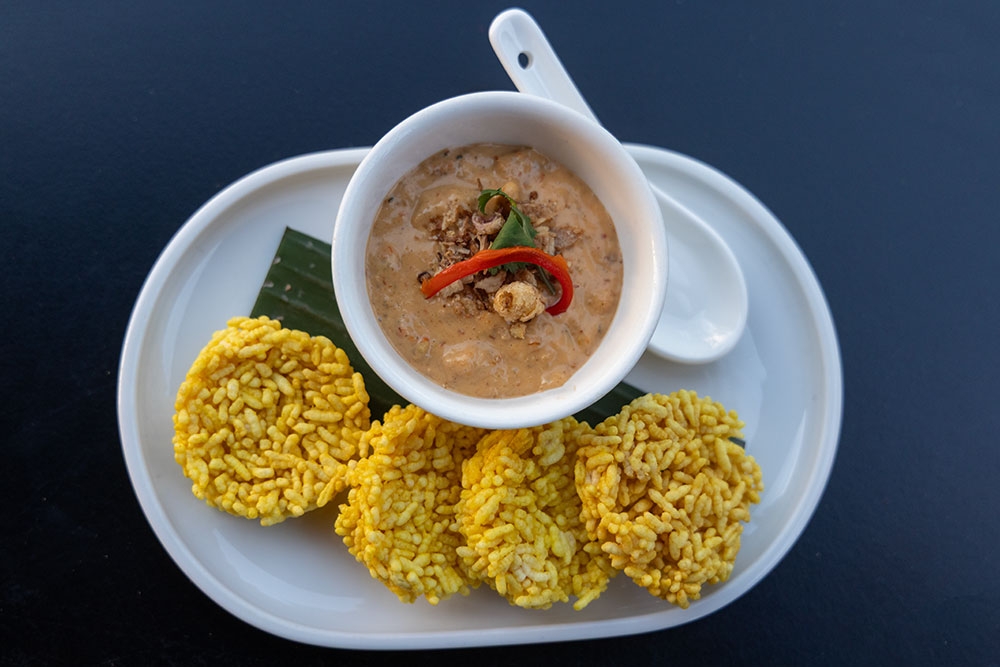 Lobster pot with jasmine crackers Naga Thai South Bank