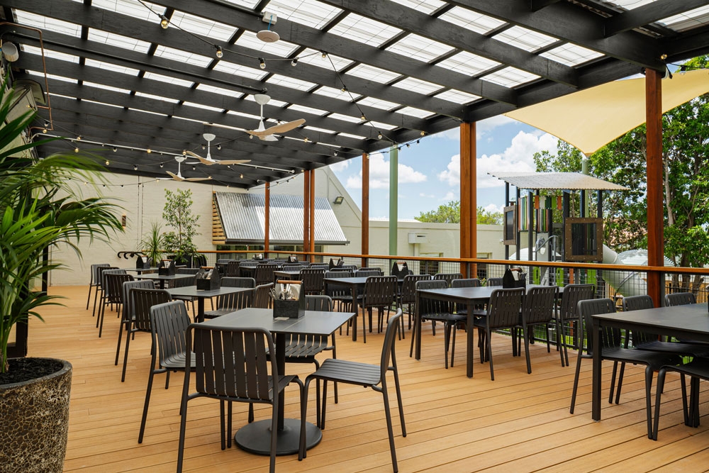 Large, covered beer garden at Newnham Hotel Mount Gravatt 