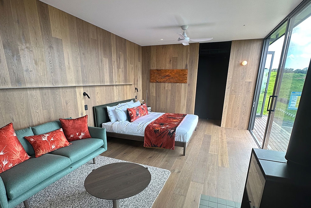 Lounge room at Pat's Chalets Lamington National Park