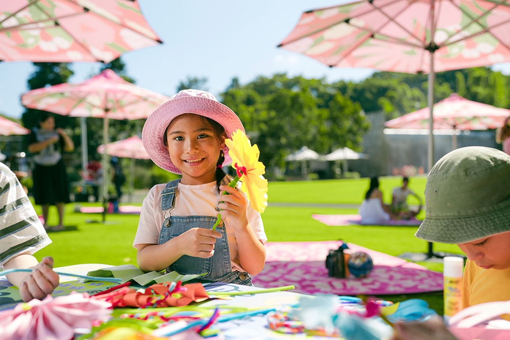 Children doing craft at Playtopia, Roma Street Parkland 