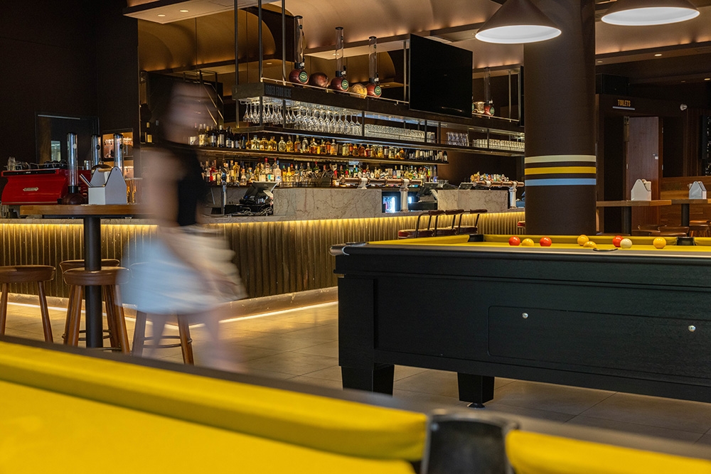 Pool table