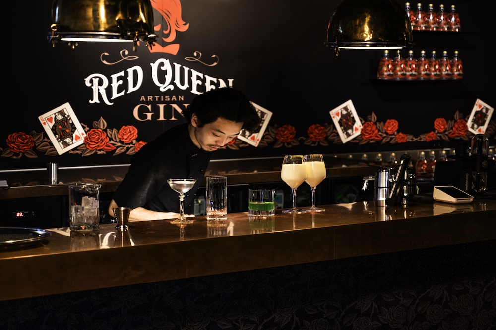 Red Queen Gin School