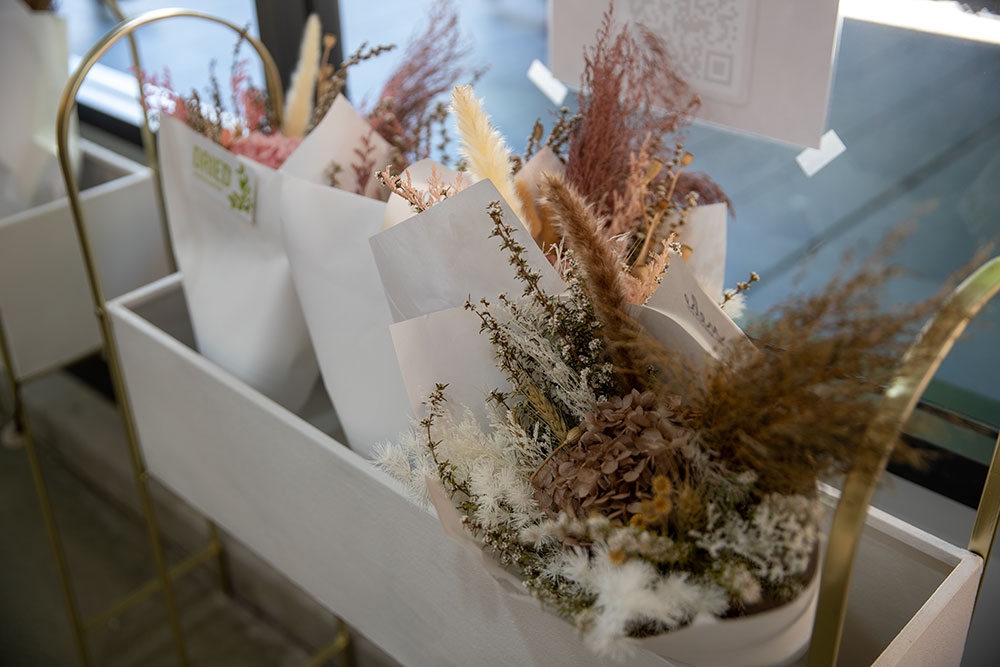 Dried flowers at Rosé Gelateria