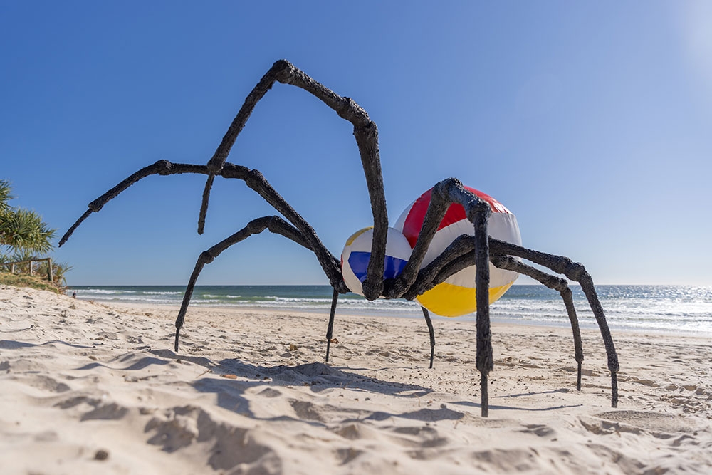 SWELL-Sculpture-Festival_Drew-Mcdonald_beach-ball-spider
