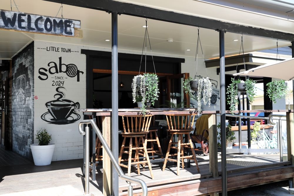 Sabor Cafe & Grill 