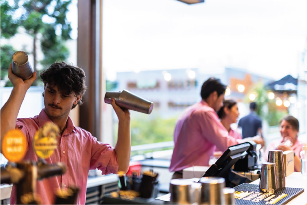 Soleil-Cocktail-Bartender