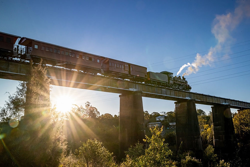 Mary Valley Rattler crossing bridge