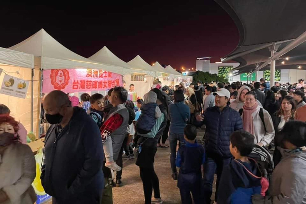 stalls and people at Taiwan Night Market UQ