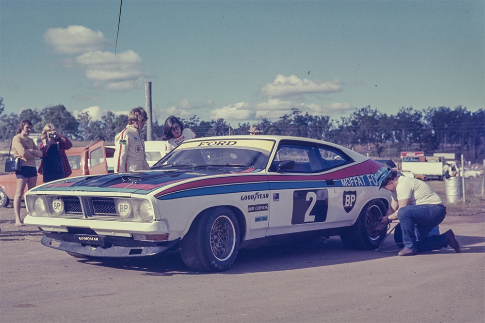 Touring-cars-at-Lakeside-International-Raceway,-about-1975