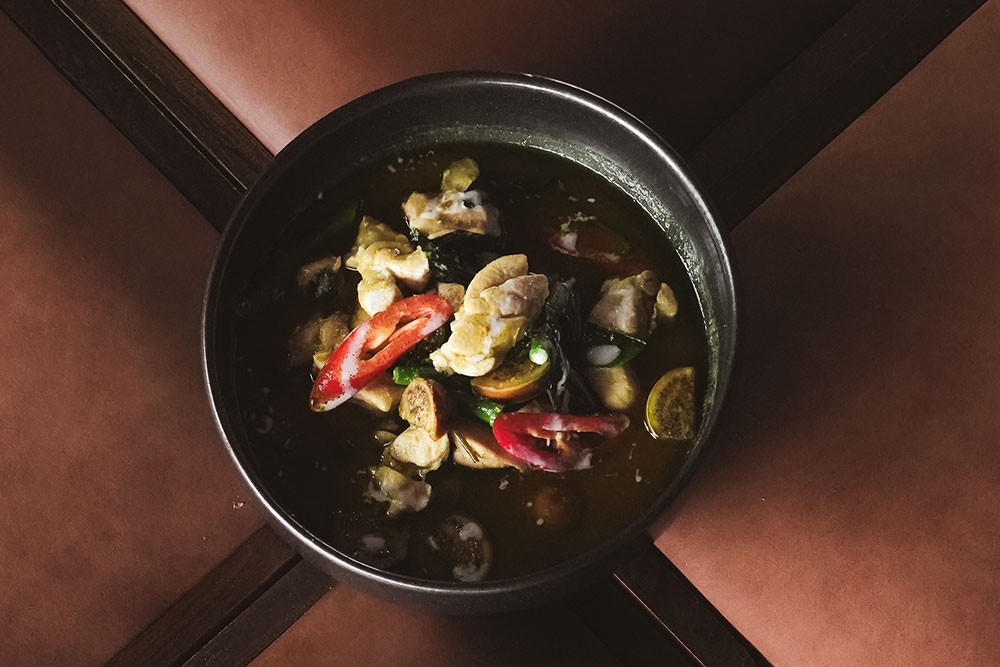 Thai food in a bowl at Vela Kinn West End